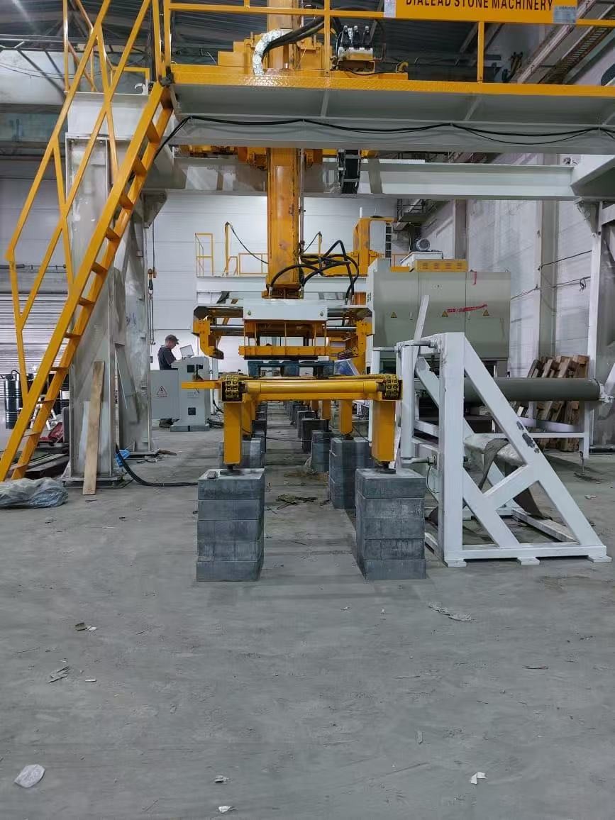 के बारे में नवीनतम कंपनी का मामला लिपेत्स्क में रोबोट के साथ स्वचालित लाइन पॉलिशिंग लाइन