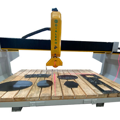 Customizable 4 Axis CNC Cutting Machine For Stone Marble Granite Countertops Kitchentops